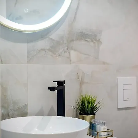 Amelie Luxury בית הארחה