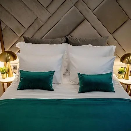 Amelie Luxury