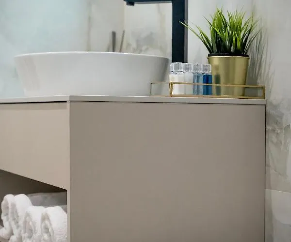 Amelie Luxury בית הארחה 4*