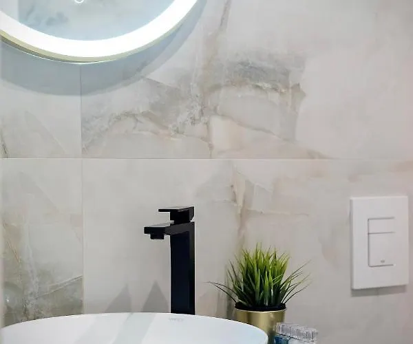 Amelie Luxury בית הארחה