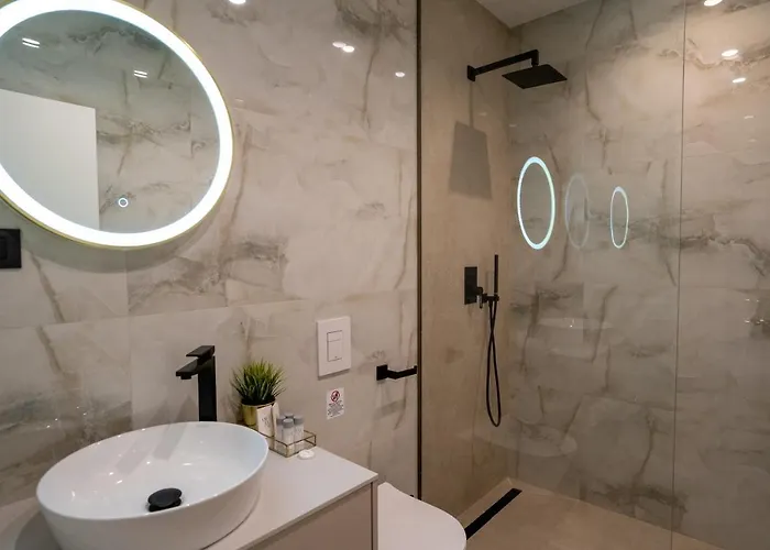 בית הארחה Amelie Luxury 4*